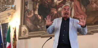 Sono finiti in discarica anche i 50.000 euro donati dalla Fondazione Roi per riutilizzare l’allestimento per van Gogh ora distrutto: le nuove domande sulla Roi in attesa di risposte