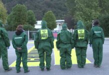 Azione davanti alla Miteni, Greenpeace: l’inquinamento da Pfas è un crimine ambientale