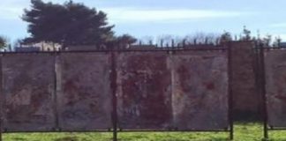 I manifesti elettorali dei tempi andati, oggi gli spazi vuoti anche di programmi: il 4 marzo votiamo… i nominati