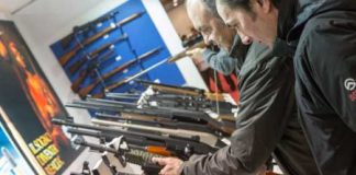 La strage di Parkland in Florida: una lezione da trarre sulle armi… in Fiera a Vicenza