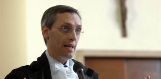 Nicolò Ghedini, molto avvocato ma poco senatore: si ricandida come molti assenteisti