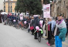 #CambiaGiro promosso dal Comitato vicentino per la liberazione dei prigionieri politici palestinesi: “un successo con 50 ciclisti e 100 persone in piazza Matteotti”