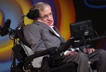 Stephen Hawking: “un “politico” che riusciva a vedere i pericoli che l’uso individualista e improprio della scienza può creare alla collettività”