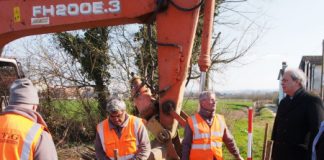 Bretella dell’Albera, il sindaco Variati in cantiere saluta le maestranze del Consorzio Integra già al lavoro per la variante alla strada Pasubio
