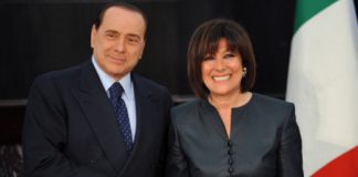 Alberti Casellati e l’ingenuità, o cosa?, del M5S: boccia Romani per il cellulare della figlia ma promuove chi evitò e condannò i “cellulari” della Polizia per Berlusconi