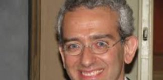 Domani alla Libreria Galla il giornalista Federico Fubini dialogerà con Mariapia Veladiano e presenterà il suo libro “La maestra e la camorrista”