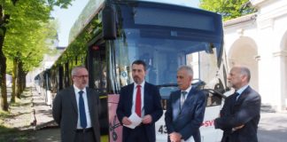 Trasporto pubblico a Vicenza, presentati 5 nuovi autobus urbani e 2 dei 7 minibus da 22 posti per il servizio a chiamata Peri-metrò