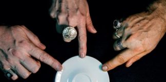 Marano Vicentino, ?La seduta spiritica, ovvero, dov?è Zonin?: debutta sabato 5 lo spettacolo di Andrea Mazzacavallo sulla vicenda della Banca Popolare di Vicenza