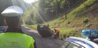 Valli del Pasubio, un’auto si capovolge, conducente illeso