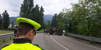 Schio, furgone si ribalta, strada chiusa per 1 ora e mezza