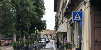 Plateatici sulle strisce blu e di intralcio a piste ciclabili: la prossima amministrazione faccia meglio