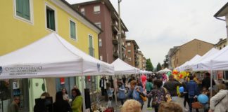 Festa ai Ferrovieri, i negozi escono in strada (chiusa alle auto)