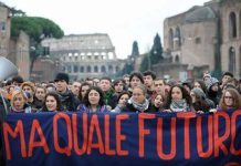 La storia e la fine del comunismo in Italia. Insieme a quella dei partiti