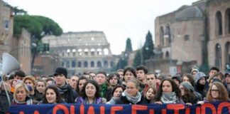 La storia e la fine del comunismo in Italia. Insieme a quella dei partiti
