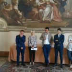 Rucco e (quasi) tutti gli assessori presentano il programma: “meno ideologia e… più bodycam per i vigili”. Riaperto fascicolo Aim