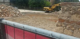 Abbattuto lo stabile pericolante a Park Rocchetta dopo la nostra denuncia: nuovi spazi per il parcheggio by Rosini?