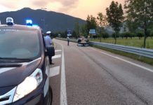 Schio, ventenne perde il controllo dell’auto che si ribalta