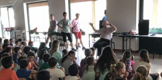 Don Enrico Torta: incontriamo a Dese con i suoi bambini e i suoi fedeli il prete che lotta per i soci “truffati” da BPVi e Veneto Banca