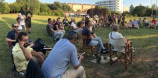 Flash-mob a parco Fornaci, gli organizzatori: “quasi 100 persone hanno portato la propria sedia da casa”