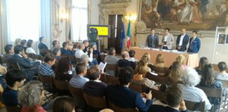 Piazza dei Signori e il centro storico “vestiti d’oro” con il Fuori Fiera di VicenzaOro