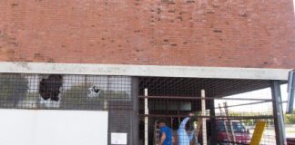 San Lazzaro, Rucco e Aim “sigillano” l’edificio degradato: “proprietari non hanno adempiuto all’ordinanza”