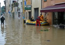 Terremoto e alluvione, volontari Protezione Civile in piazza a Vicenza per sensibilizzare i cittadini