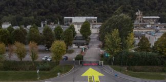 Manifestazione Greenpeace, Miteni: espressione di democrazia ma lavoratori a rischio con oggetti lasciati all’interno e azienda sta pulendo falda sottostante