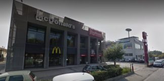 “Intrigo” notturno tra i dipendenti internazionali del Mc Donald’s a Ponte Alto: spariti soldi e cellulare da un borsello dimenticato
