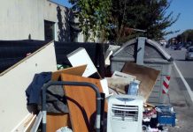 Discarica di rifiuti davanti al campo Rom e Sinti a Vicenza. Andrea Maroso: “Aim costretta a intervenire ogni due giorni”