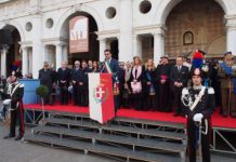 Festa dell’Unità Nazionale, Francesco Rucco nel Centenario della Vittoria scopre la lapide ai Caduti in piazza dei Signori e va ad Asiago