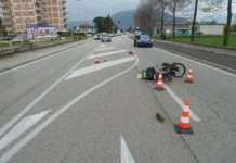 Zanè, un’auto tampona un motorino guidato da una donna 80enne, che cade rovinosamente sull’asfalto