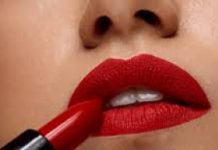 Il rossetto, un business da più di 7 miliardi di dollari
