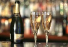 Ritrovata in viale Milano grazie alle telecamere auto rubata: all’interno 36 bottiglie di prosecco omaggio per Natale