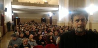 Nanni Moretti a Vicenza, in trecento all’Odeon per il suo film sui rifugiati cileni in Italia e il pericolo dell’individualismo