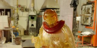 Un presepe in vetro di Murano nella Loggia del Capitaniato a Vicenza: ingresso libero con offerte per i boschi dell’Altopiano