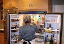 Truffa del frigorifero a una 80enne: rubate le fedi d’oro (anche del marito morto)