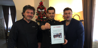 Un altro cartello di Joe Formaggio, ma stavolta è per il suo ristorante “La torre” di Albettone: arriva il coperto anche per il cane Un altro cartello di Joe Formaggio: a La Torre coperto per i cani