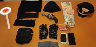 Rapina da oltre 4 mila euro alla sala slot, due arresti in una stalla