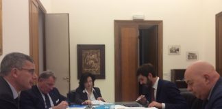 Soci BPVi terrorizzati dal “condizionale” del GdV: “dalla UE arriverebbe un no agli indennizzi” Da sx Mef Saveria Sechi, Alessio Villarosa, Raffaele Di Giglio, Augusto Cipollone, Eugenio Piccolo (foto Giovanni Coviello)