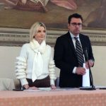 Dotto-Rucco, l’opposizione: “silenzio assordante del sindaco”. E Rolando lo “convoca” in Consiglio: “valuti dimissioni” Francesco Rucco e Isabella Dotto
