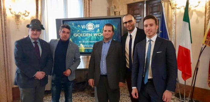 La presentazione di VIOFF Golden Wood