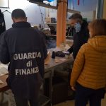Laboratorio tessile cinese sequestrato dalla GdF a Malo (Vi): era abusivo e minava sicurezza sul lavoro Laboratorio tessile cinese a malo sequestrato da GdF