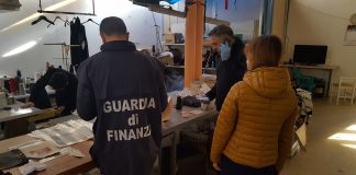 Laboratorio tessile cinese sequestrato dalla GdF a Malo (Vi): era abusivo e minava sicurezza sul lavoro Laboratorio tessile cinese a malo sequestrato da GdF