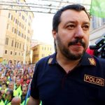 Gazebo Salvini all’esterno Fiera, centrosinistra: “Rucco intervenga” Matteo Salvini in divisa da poliziotto dopo le felpe