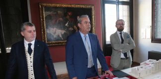 Giovanni Villa non conferma le sue “doti” fuori Vicenza: dopo Bergamo bocciato anche a Brescia, ma il GdV… Il discusso Giovanni Villa con i suoi "ammiratori" storici Achille Variati e Jacopo Bulgarini d'Elci