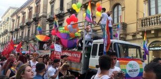 Congresso delle famiglie in Veneto, Vinova: “è contro donne e gay” Gay pride famiglie