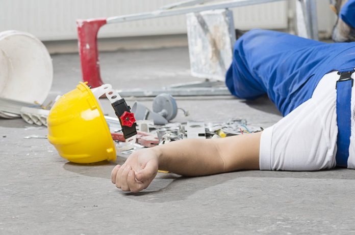 Infortunio sul lavoro (foto d'archivio)