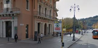 Prosciutti crudi, tre sotto i vestiti: “dispetto al responsabile del supermercato”