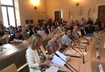 Vicenza, Maltauro (FI) polemizza con Possamai e PD su sicurezza, Giacomin (PD) spinge 5 sì ai referendum dell’8 e 9 giugno Consiglieri comunali di Vicenza durante una seduta in sala Bernarda