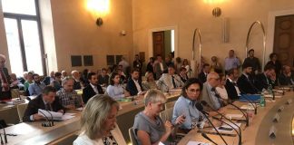 Vicenza, Maltauro (FI) polemizza con Possamai e PD su sicurezza, Giacomin (PD) spinge 5 sì ai referendum dell’8 e 9 giugno Consiglieri comunali di Vicenza durante una seduta in sala Bernarda